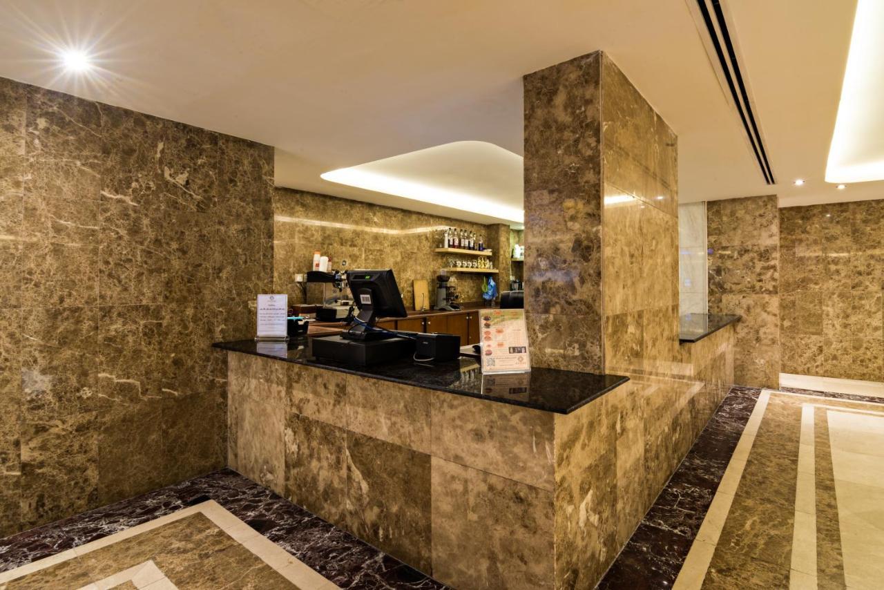 Ozone Hotel *